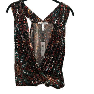 NWT BCBG Generation sleeveless tank with plunge front